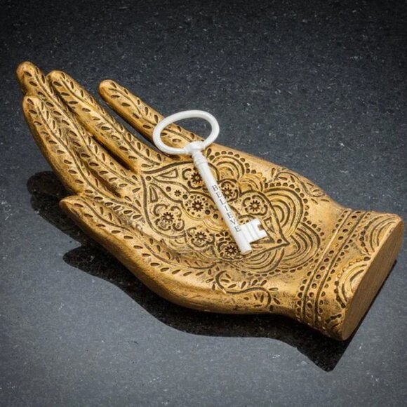 (Set of x2) Engraved Hand Dishes / Decor / Jewelry Tray - Picture 4 of 8